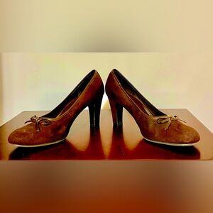 Brown suede 3 inch heels. Gently worn. Excellent condition.
